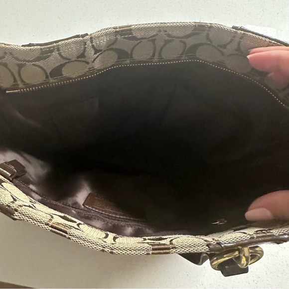 Coach Shoulder Bag - Picture 8 of 8